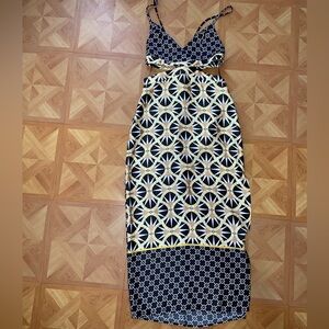 NWT HOUSE OF HARLOW CUT OUT DRESS, size SMALL in BLACK/WHITE